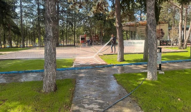 Hacılar’da Park ve Tesislerde Bahar Temizliği