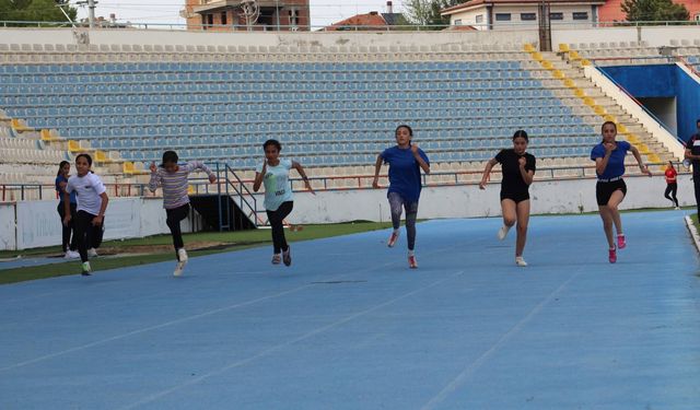 Kırıkkale’de Gençlik Haftası Kapsamında Atletizm Heyecanı