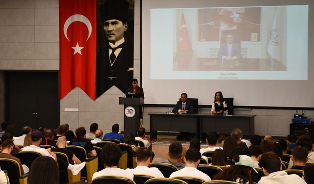 Müdür Güney, "Başarı Hikâyeleri" Programında Öğrencilerle Buluştu