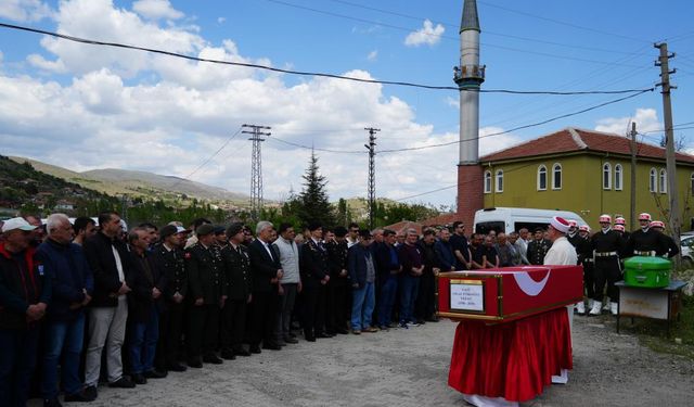 Karbonmonoksit Gazından Zehirlenen Gazi ve Eşi Toprağa Verildi