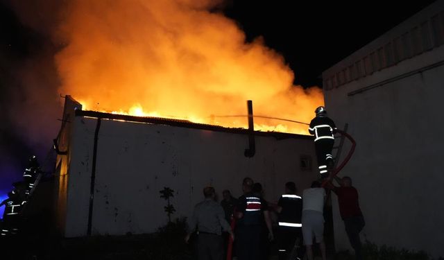 Kırıkkale'de Dinlenme Tesisinin Çatısı Alev Alev Yandı