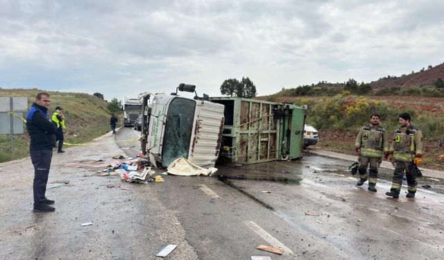 Belediye Kamyonu Kontrolden Çıktı: 1 Ölü, 1 Yaralı