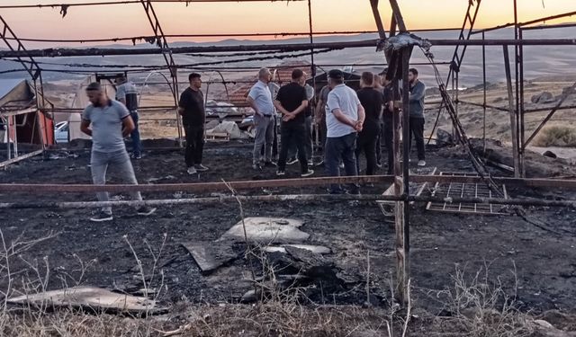 Köprüköy’de Yangın, Üretici Zarar Gördü