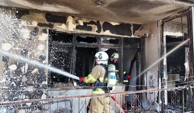 Apartman Dairesinde Çıkan Yangında Tüp Patladı: 1 Yaralı