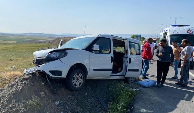 Kırıkkale'de Trafik Kazası: 4'ü Çocuk, 7 Yaralı