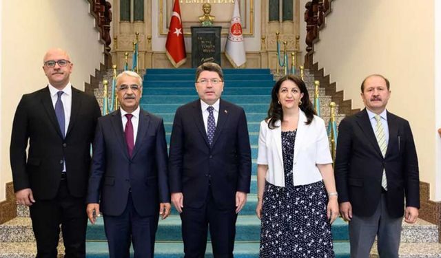 DEM Heyeti Bakan Tunç’la Görüştü