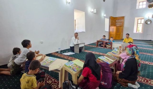 Müftü Yüce Yaz Kur’an Kurslarını Ziyaret Etti