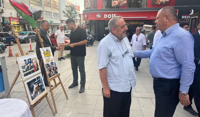 Halil Öztürk’ten Kızılay’ın Gazze Standına Destek