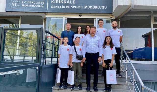 Karaman Yarışı Öncesi Bisikletçilerden Moral Ziyareti