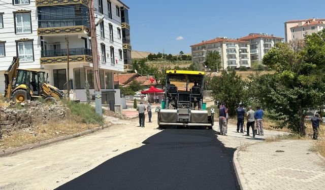 Kırıkkale Belediyesi Asfalt Serimine Devam Ediyor