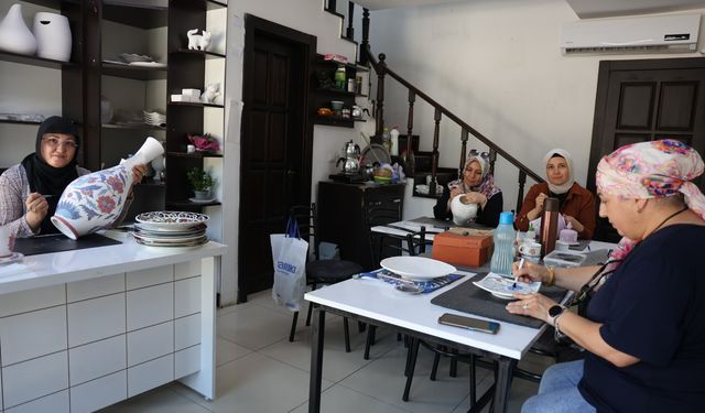 Kırıkkaleli Kadınlar Çini Kursunda Üretiyor