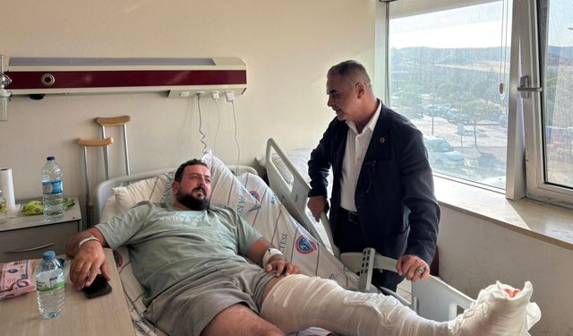 Kazada Yaralanan Çakıroğlu’na Moral Ziyareti