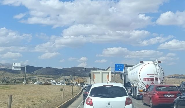 Ankara-Kırıkkale Yolunda Trafik Çilesi Büyüyor