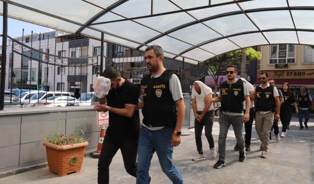 Dublörle 10 Milyonluk Dolandırıcılık: 5 Tutuklama