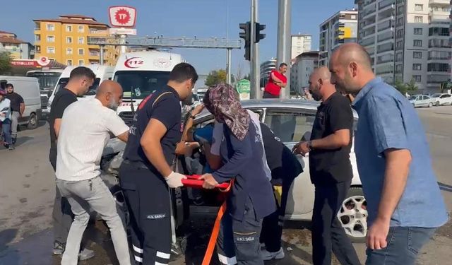 Kırıkkale’de Kaza: 2’si Polis 3 Kişi Yaralandı