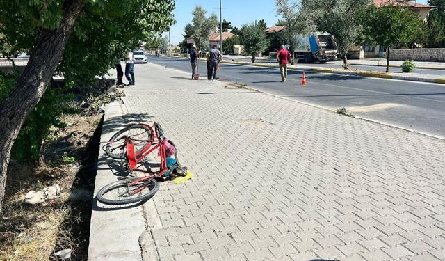 Otomobilin Çarptığı Bisiklet Sürücüsü Yaşamını Yitirdi