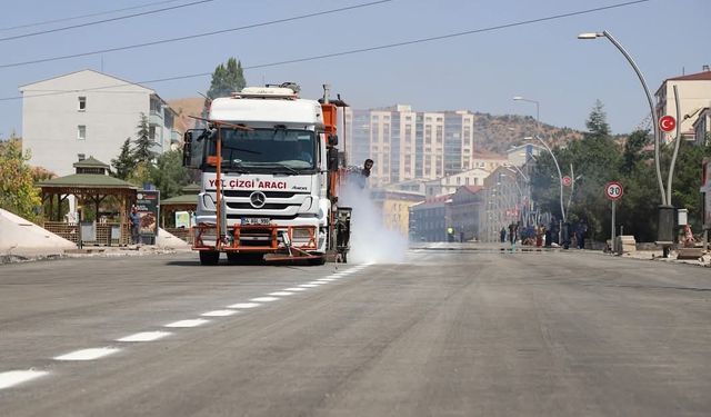 Yenişehir'in en işlek Caddesi asfaltlandı