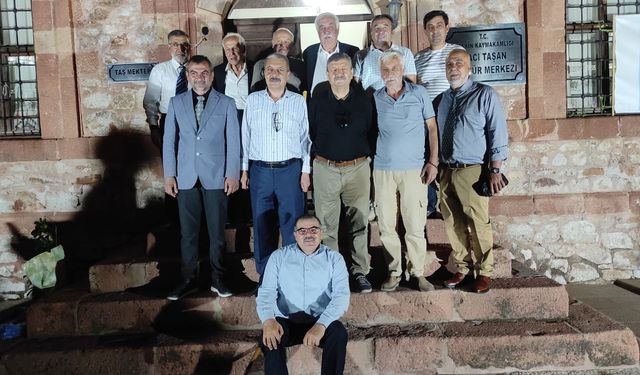 Taş mektepte müzik sesleri