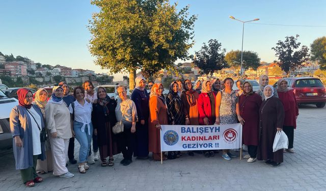 Balışeyhli kadınlar turistik bölgeleri geziyor