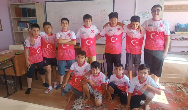 Ahılı Köyü Çocukları Filistin İçin Dua Etti