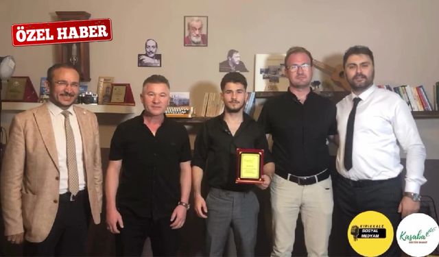 Kırıkkaleli Boksör Talat Yağlı’ya Anlamlı Plaket