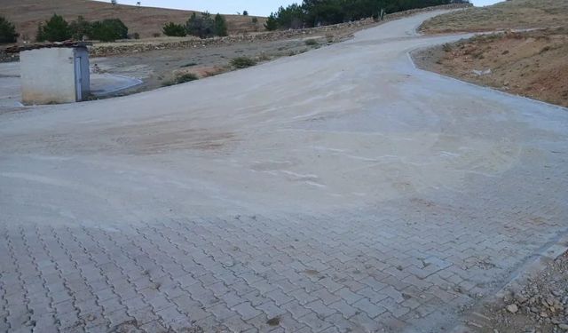 Bahşılı’da Çamlıca Köyü Yolları Yenilendi