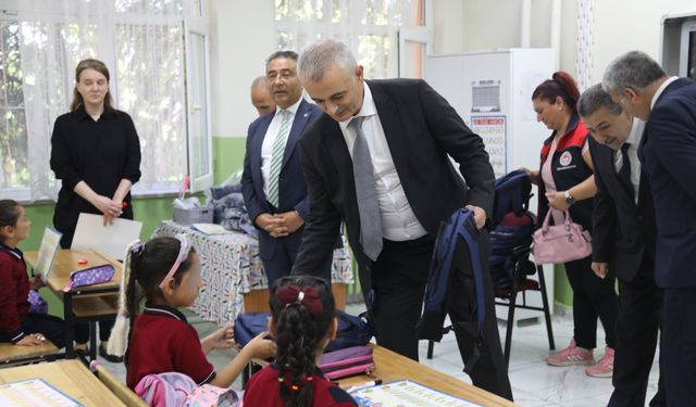Kırıkkale’de Miniklere Çanta ve Defter Hediyesi