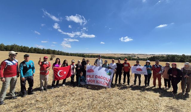 Kale Dağcılık’tan 12 Kilometrelik Doğa Yürüyüşü