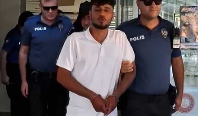 Kavga Etti, Tutuklandı, Gazeteciye Öpücük Attı