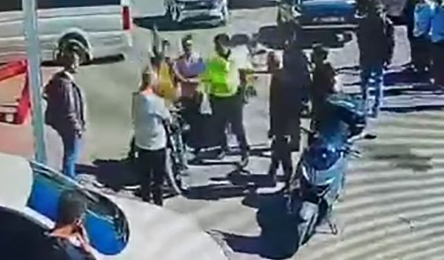 Evrak İsteyen Polise Yumrukla Karşılık Verdi