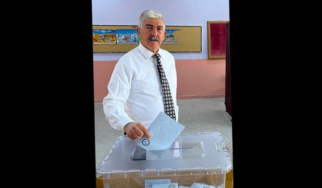 Karaahmetli'de kim muhtar seçildi ?