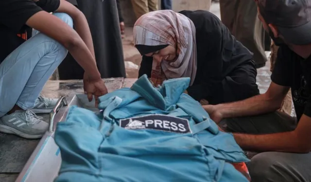 Gazze’de Bir Gazeteci Daha Yaşamını Yitirdi