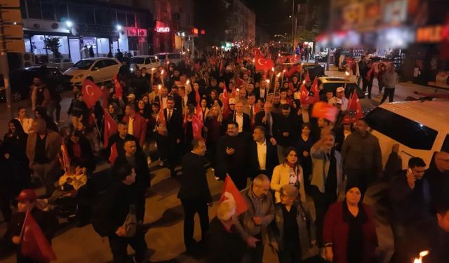 Kırıkkale'de Binlerce Kişi Cumhuriyet İçin Yürüdü