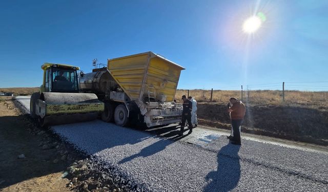 Kırıkkale’de Köy Yollarında Çalışmalar Devam Ediyor