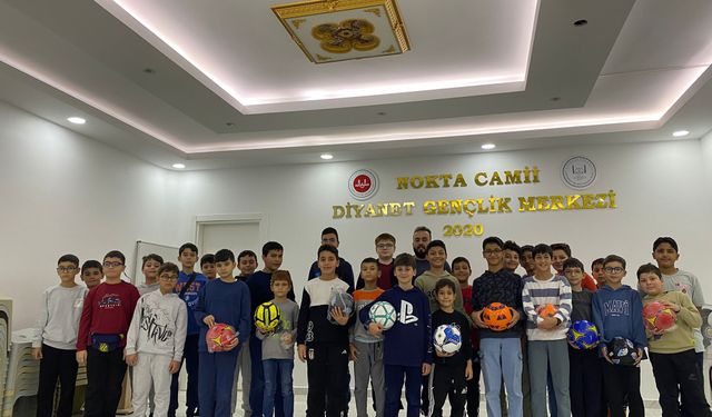 Siyer-i Nebi Yarışmasında Öğrenciler Ödüllendirildi