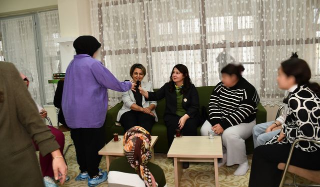 Vali Eşi Elif Makas’tan Çocuklara Anlamlı Ziyaret