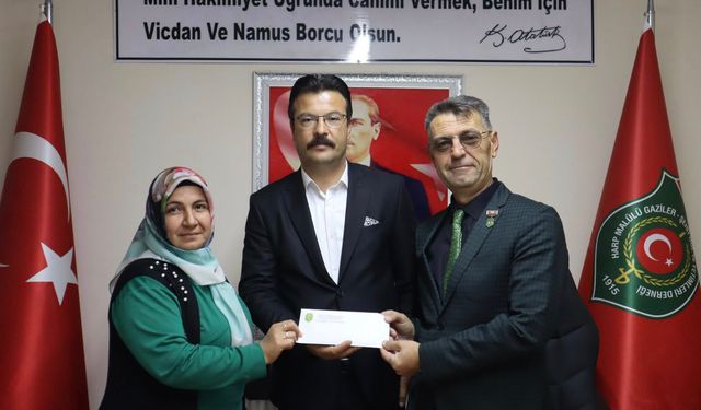 Dernekten Muhtarlara 110 Bin Liralık Destek