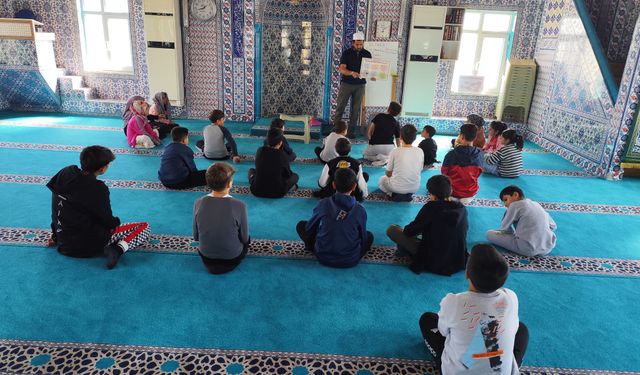 Kocatepe Camii’nde Eğitim ve Etkinlikler Sürüyor