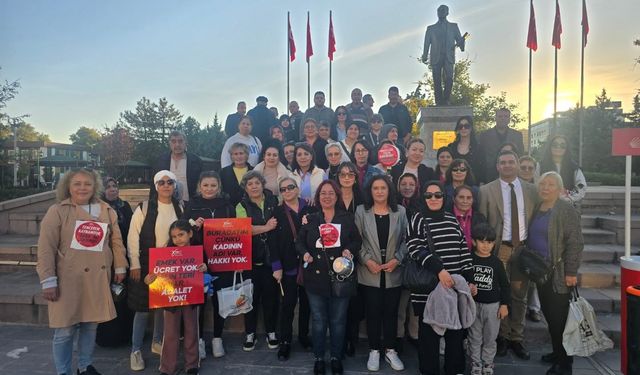 Kadınlar Boş Tencerelerle Sokağa Çıktı