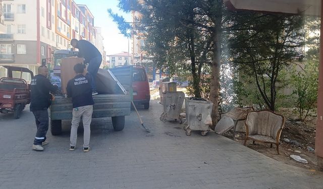 Yahşihan Belediyesi Temizlik Ekiplerinden Yoğun Mesai