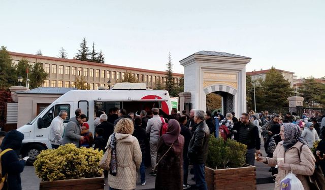 Sabah Namazında Dayanışma: Kızılay’dan İkram Desteği
