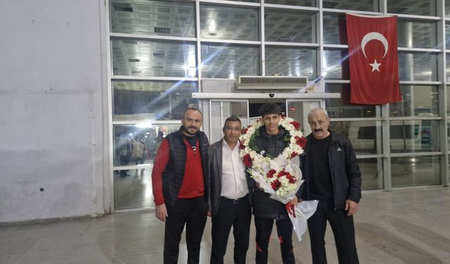 Ercihan Demirhan Avrupa’da Bayrağımızı Dalgalandırdı