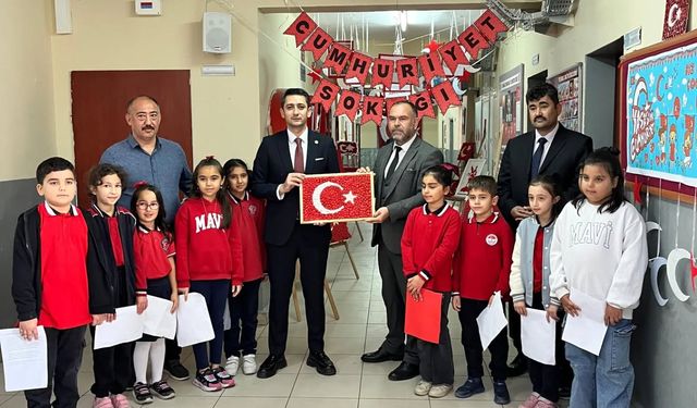 Atatürk İlkokulu’ndan Anlamlı Cumhuriyet Sergisi