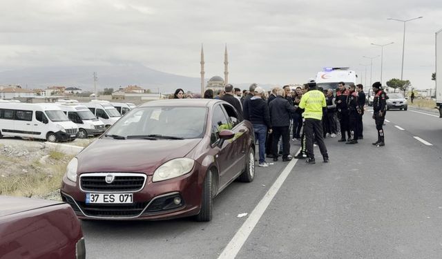 Polis Cenazesi Sırasında Konvoya Saldırı: 4 Yaralı