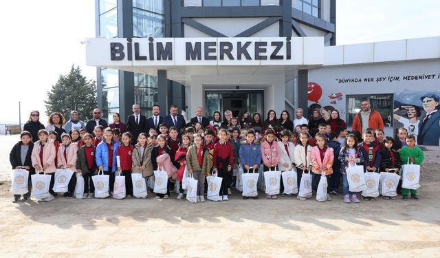 Başkan Önal Çocuklarla Bilim Merkezi’nde