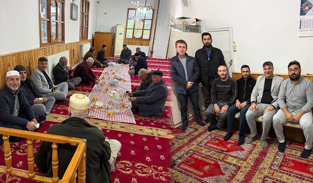 AK Parti Delice Teşkilatı Sabah Namazında Buluştu