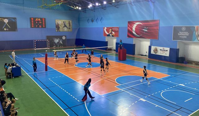 Kırıkkale’de Genç A Kızlar Voleybol Müsabakaları Başladı