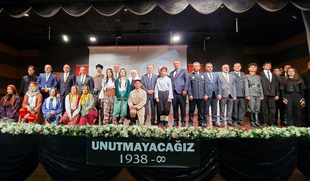 Öğrencilerden Anlamlı 10 Kasım Gösterisi