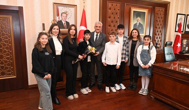 Vali Makas Çocuklarla Bir Araya Geldi