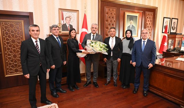 Vali Makas: “Geleceğimizi Öğretmenler İnşa Ediyor”